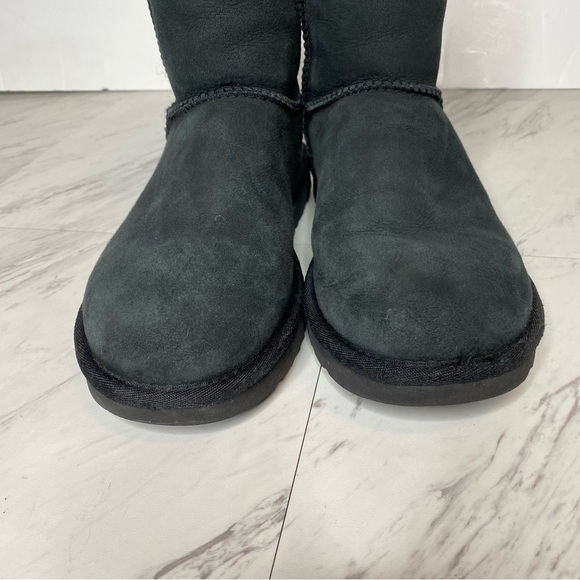 UGG Classic Short Black Winter Boot 9 - Picture 9 of 14